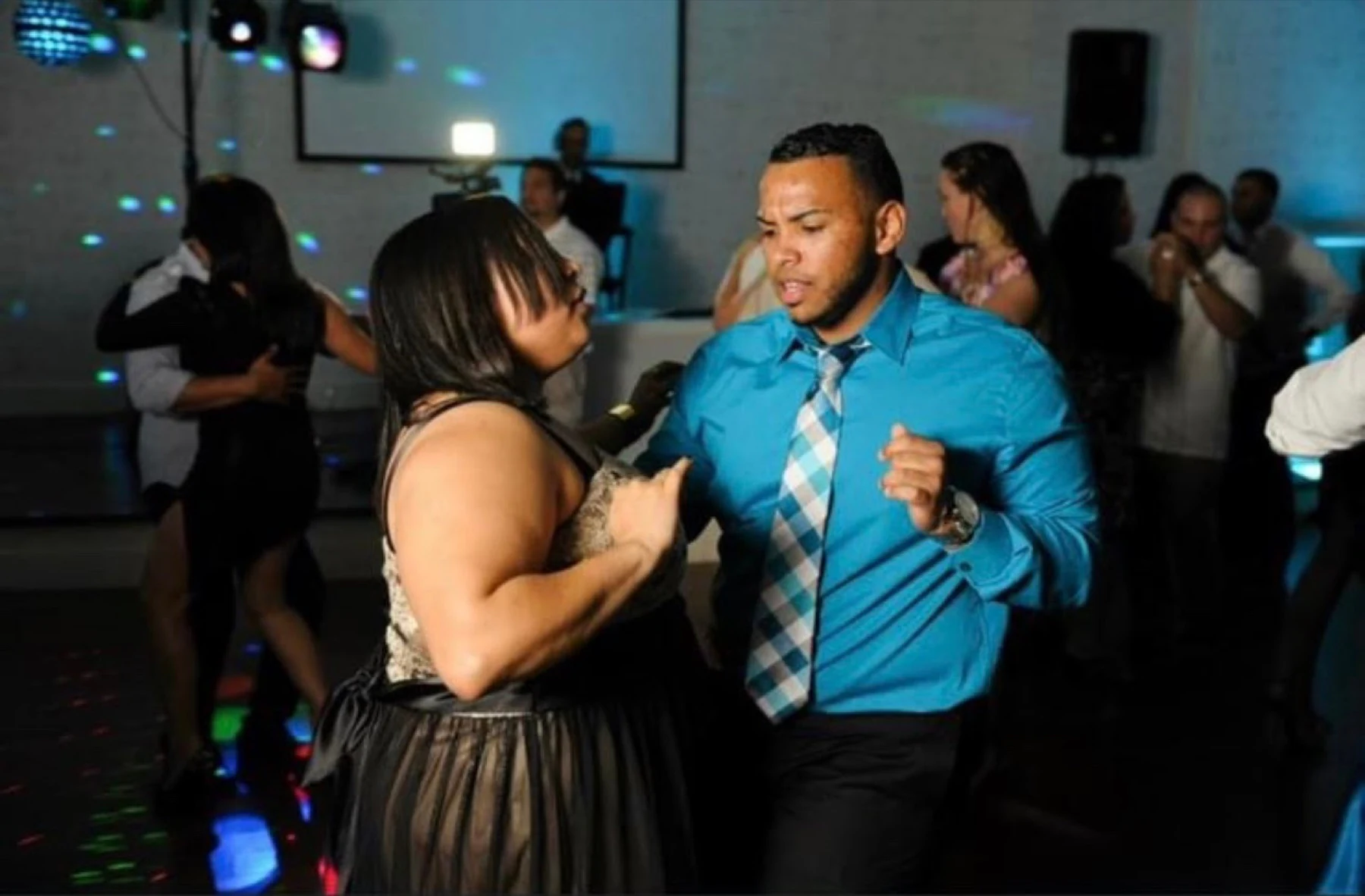 Anardo salsa dancing